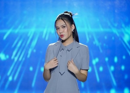Thảo Uyên hóa cô giáo đứng lớp chuyên môn tại ‘Én Vàng 2023’